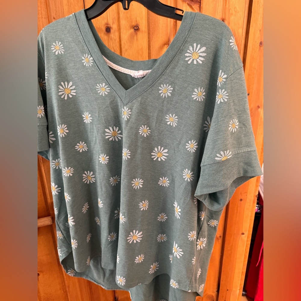 Woman’s Basic Tee